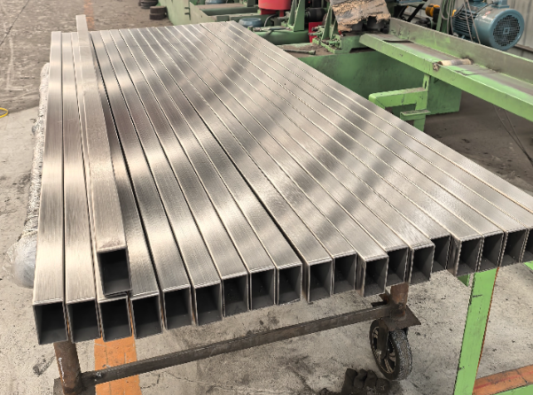 丰都建筑工程行业用不锈钢无缝钢管